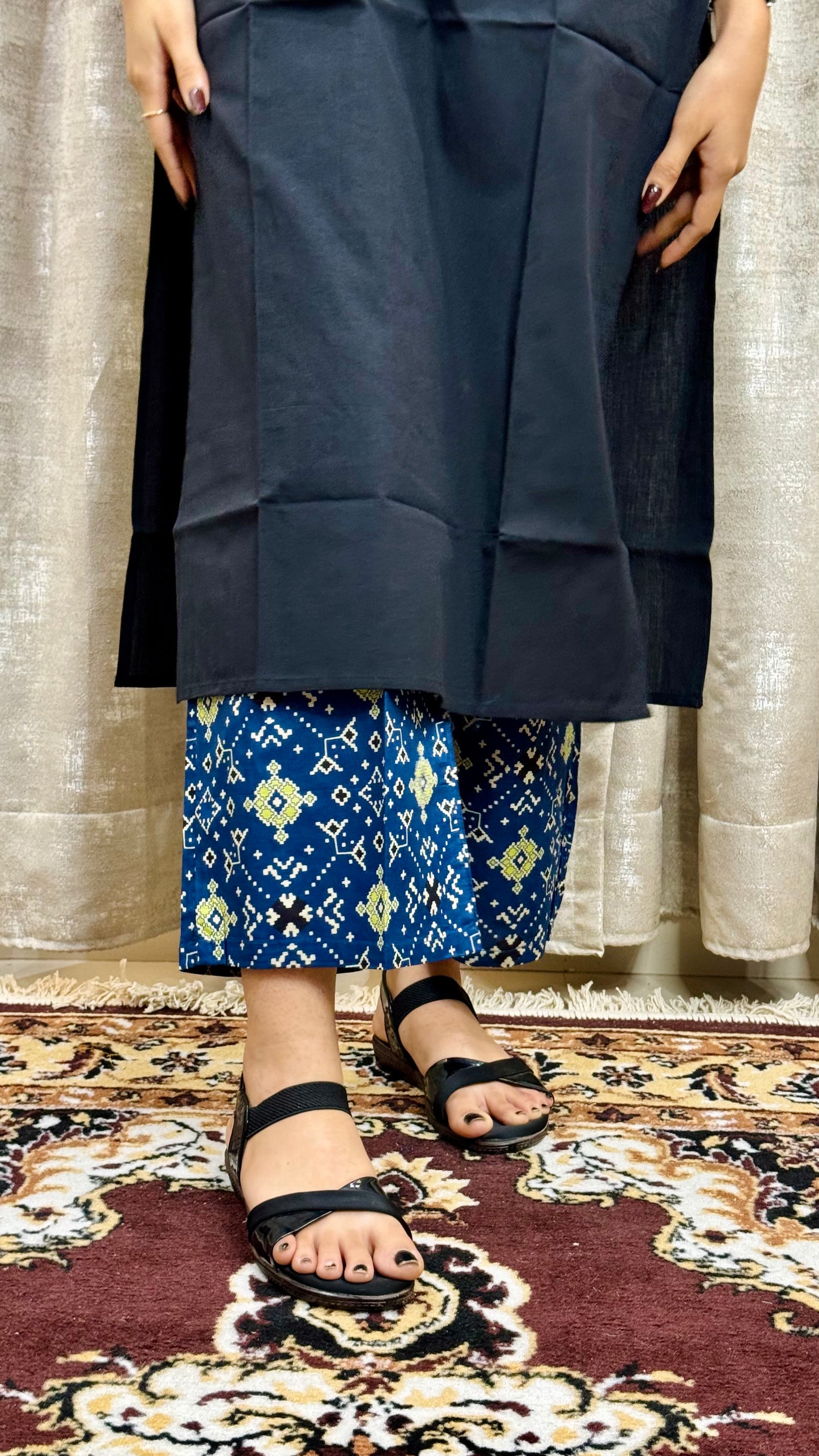 Black sleevless with indigo bottom